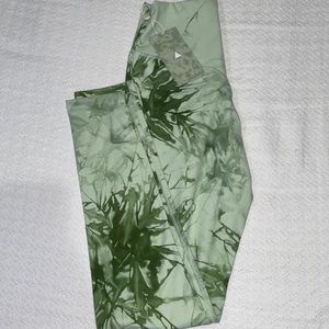 Balance Athletica/Vitality The Cloud Legging 7/8 - Size: Small - Color: Rio